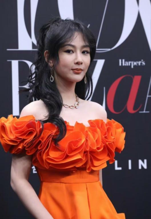 热巴龚俊最新爆料图片,最新爆料图片曝光，浪漫瞬间引网友热议！”  第2张